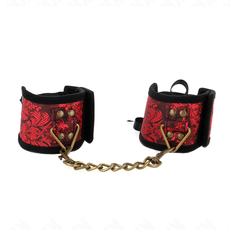 Manette BDSM in Pizzo Kink Scandal — Rosso-Nero