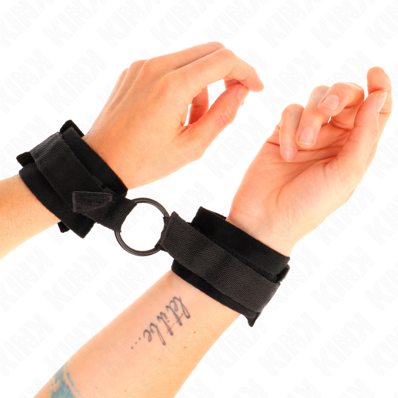 Manette BDSM in Pelliccia Kink — Regolabili, con O-Ring