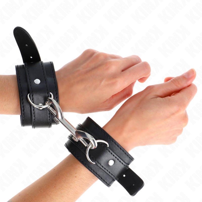 Manette BDSM da Polso Kink — Rivetti, Regolabile 17-28 cm