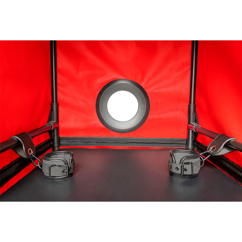 Cabina Bukkake BDSM Secret Dome Kink Club — Nero e Rosso