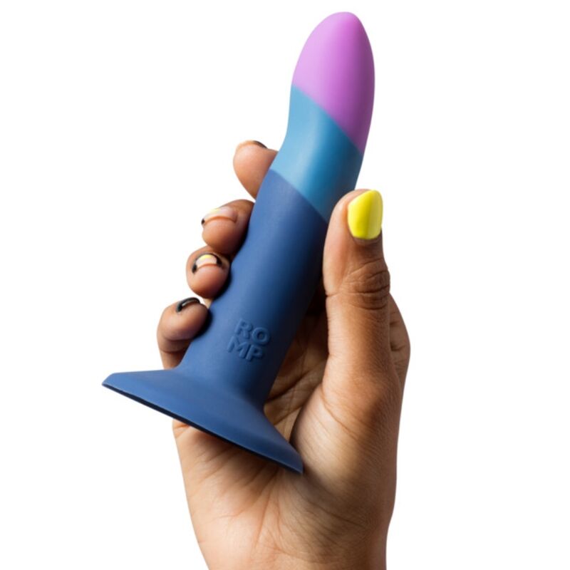 Kit Arnés y Dildo ROMP Tricolor Ventosa 14cm — Multiuso